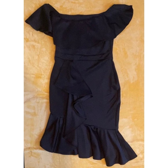 Off the Shoulder Ruffled Dress- Size Large - Picture 2 of 8